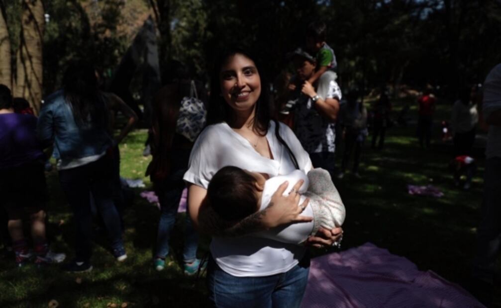 Protestan amamantando en el Museo de Arte Moderno