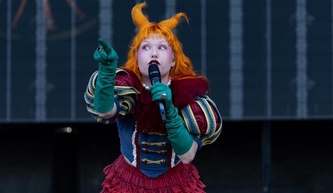 En el escenario del Festival Corona, la teatralidad de HAUTE & FREDDY resaltó. Foto: Hugo Salvador/EL UNIVERSAL.