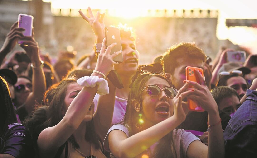 Miles de jóvenes asistieron al Vive Latino 2022 en el Foro Sol luego de que el año pasado no se realizara debido a la pandemia por el COVID 19. FOTO: DIEGO SIMÓN SÁNCHEZ