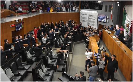Tras sesión maratónica, toma protesta la LXXVII Legislatura en Nuevo León