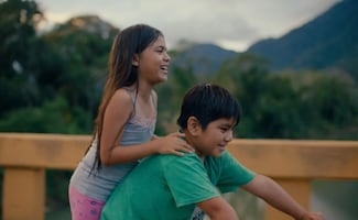 De la migración infantil al cine: "Los nuevos" llega al Festival de Locarno tras nacer como una novela