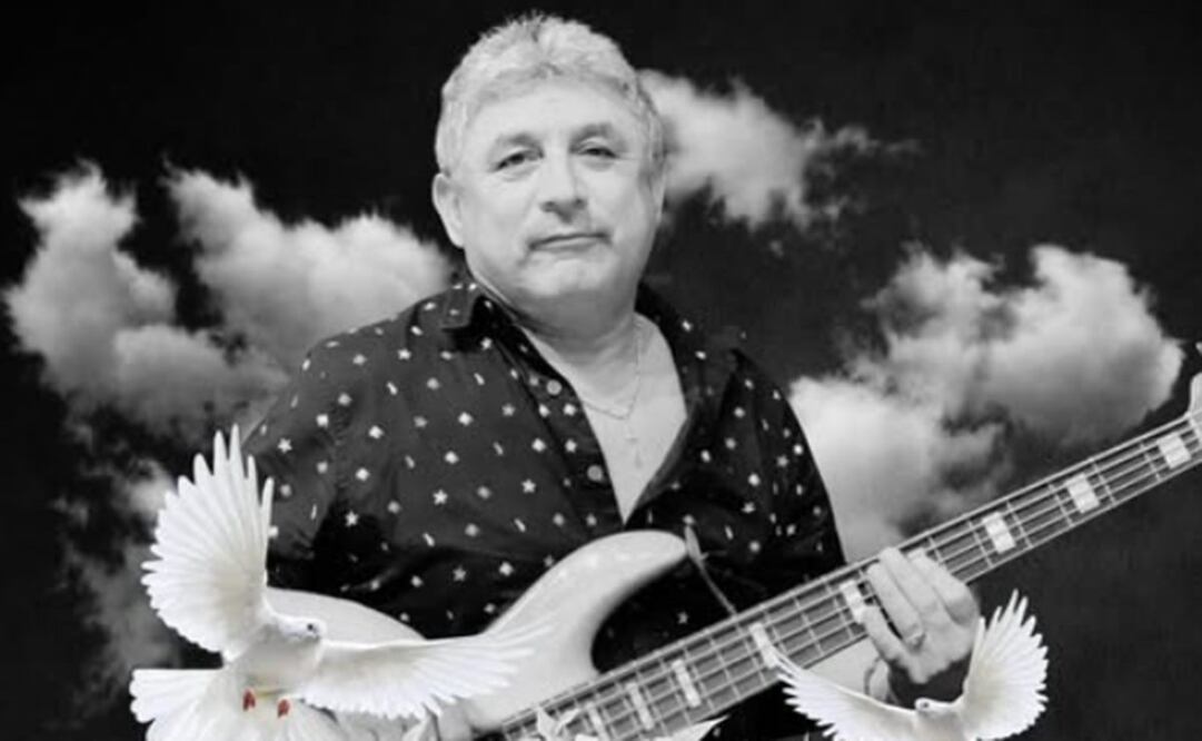 Juan Homero de León Martínez, conocido artísticamente como Homero de León, fue uno de los miembros fundadores de Los Invasores de Nuevo León, se desempeñó como bajista principal desde sus inicios en la década de los 70.