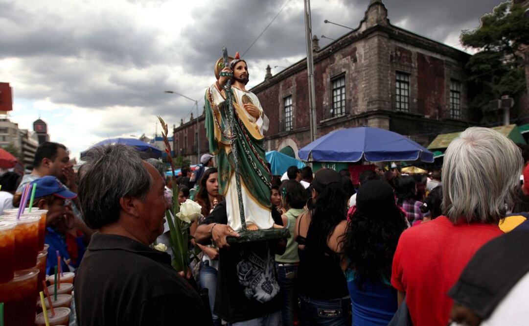 Cierran lateral de Reforma, al cruce con Hidalgo