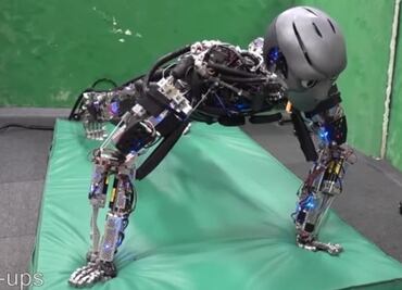 Conoce a Kengoro, el robot humanoide que hace ejercicio y suda