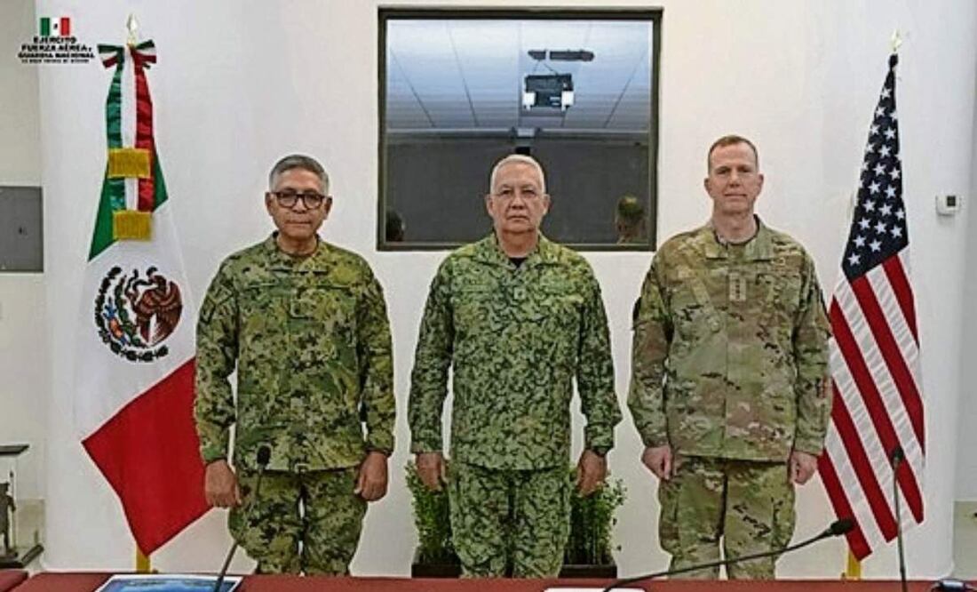 El secretario de Marina, Raymundo Pedro Morales Ángeles; el general Ricardo Trevilla Trejo, titular de la Defensa Nacional, y el general Gregory M. Guillot, jefe del Comando Norte de EU. Foto: Especial