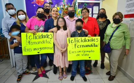 Niña veracruzana celebra vencer al cáncer; agradece a personal de la Secretaría de Salud estatal