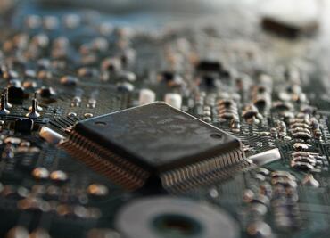 Por relocalización, Intel realiza en México 4 de 6 etapas de fabricación de semiconductores