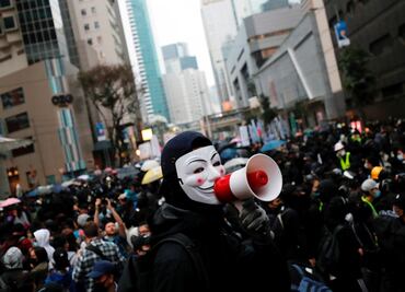 Al menos 400 detenidos en protesta por Año Nuevo en Hong Kong