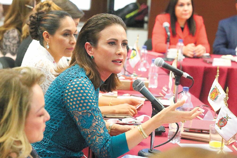 En un encuentro de trabajo, Rosy Fuentes de Ordaz, titular del DIF estatal, pu so en la mesa la necesidad de impulsar acciones en favor de los más vulnerables.