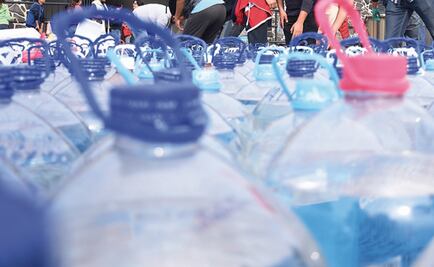 Llaman a evitar compras de pánico por corte de agua; garantizan abasto