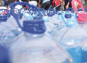 Llaman a evitar compras de pánico por corte de agua; garantizan abasto