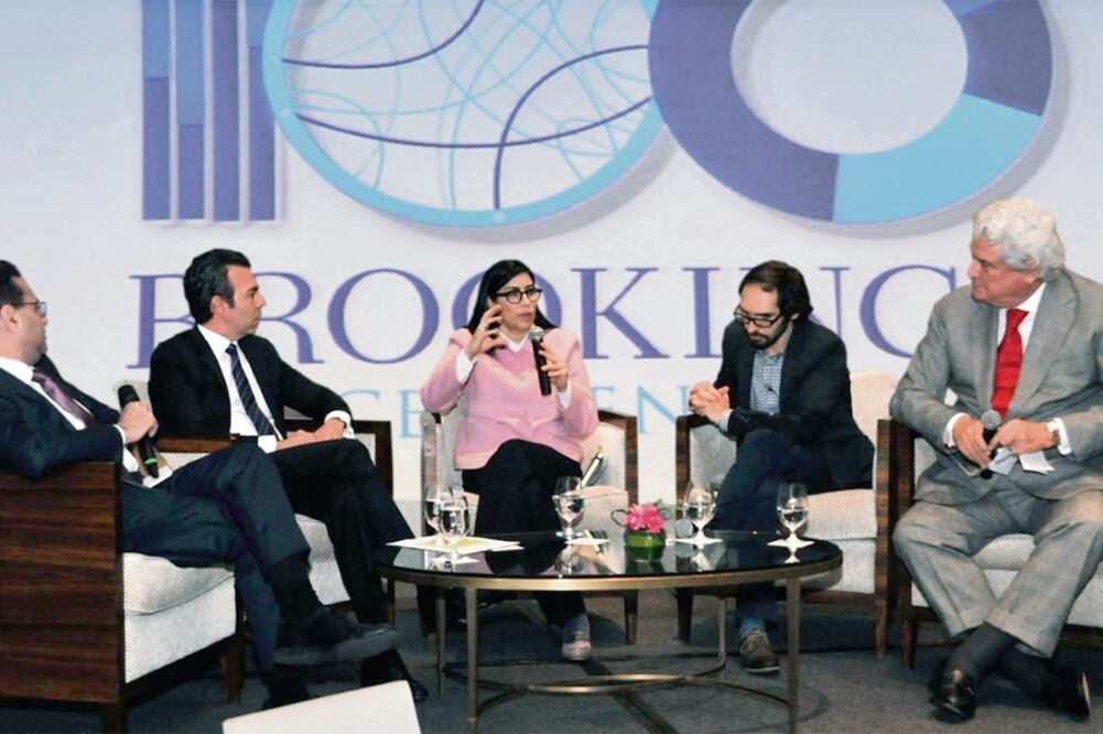 La subsecretaria de Hacienda y Crédito Público, Vanessa Rubio Márquez (centro) participó en la reunión de otoño de la junta directiva de Brookings Institution. (FOTO: SHCP)