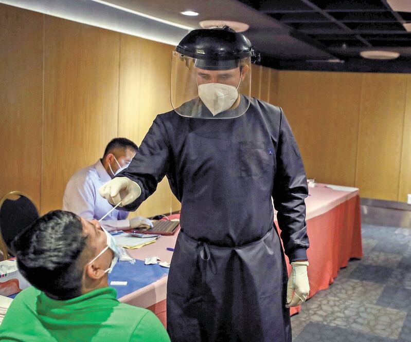 Cerca del aeropuerto se instalaron dos laboratorios y dos clínicas para la aplicación de pruebas PCR y rápidas de Covid. Foto: DIEGO SIMÓN. EL UNIVERSAL