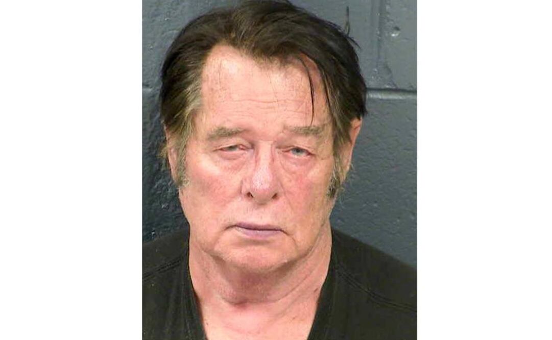 El FBI arrestó a Hopkins por cargos federales de posesión ilegal de armas de fuego y municiones. (Foto: AP)