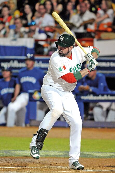Adrián González será el capitán de la novena mexicana en el torneo del año próximo (IMAGO7)