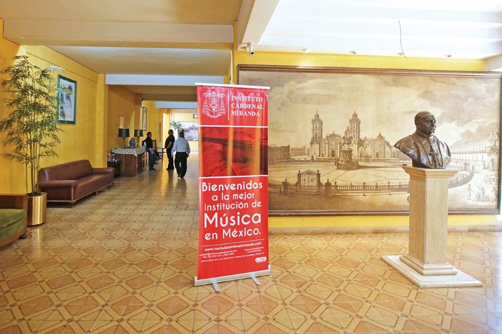 La escuela, ubicada en la colonia Santa María la Ribera, se mantiene de las colegiaturas y de los talleres que ofrece a niños y adultos (LUIS CORTES Y CRISTOPHER ROGEL. EL UNIVERSAL)