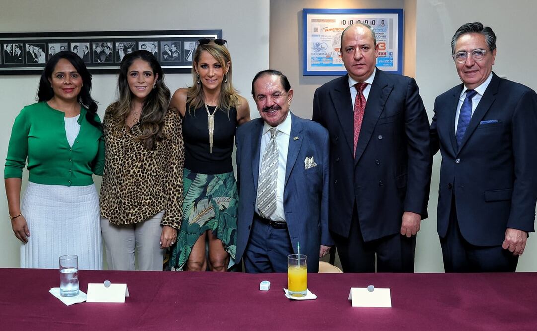 Lilia Merodio, Perla Ealy Díaz, Inés Sainz, Lic Juan Francisco Ealy Ortiz, Lic Juan Francisco Ealy Lanz Duret y David Aponte. Foto: Fernanda Rojas / EL UNIVERSAL