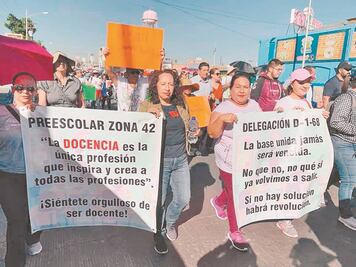 Maestros exigen pago de sueldos atrasados