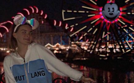 Solo Belinda deslumbra en Disney con una sudadera-vestido y deja ver sus piernas