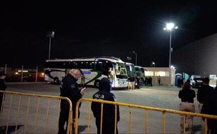 Aficionados de Tigres, bien vigilados en el estadio Corona