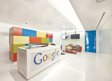 Investigan contrato a Google; procesan a exfuncionario