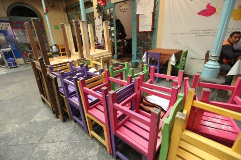 “¡Abrimos o morimos!”, dicen restauranteros en Toluca durante protesta