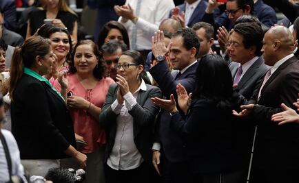 Morena revive ritual del PRI para ratificar a Herrera