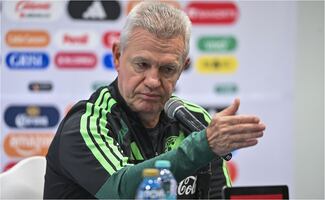 Javier Aguirre, con equipo completo ante Australia