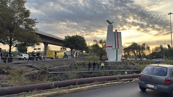 Movilizan servicios  de emergencia por presunta caída de dos mujeres en Periférico e Insurgentes; no hallan a supuestas víctimas