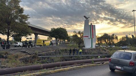 Movilizan servicios  de emergencia por presunta caída de dos mujeres en Periférico e Insurgentes; no hallan a supuestas víctimas