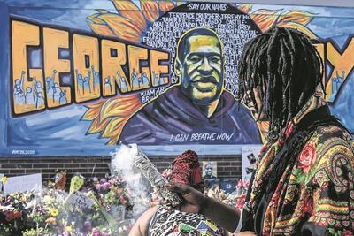 Van en Minneapolis por prohibir “asfixia policial” tras asesinato de George Floyd