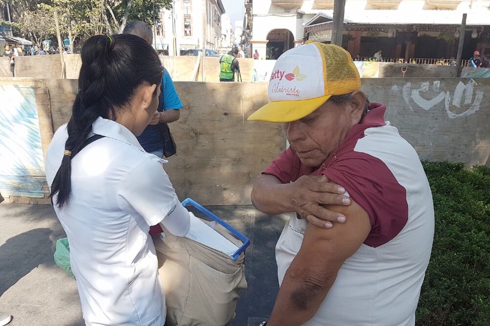 La Ssa explicó que la vacunación modifica el comportamiento del tipo de virus de influenza que circula en el medio ambiente (ARCHIVO EL UNIVERSAL)