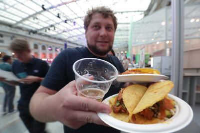 ¿Cuántos rusos se necesitan para hacer un taco al pastor?