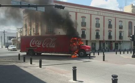 Taxistas incendian camión de refrescos tras decomiso de unidades en Tamaulipas