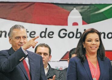 Beltrones pide licencia para buscar dirigencia