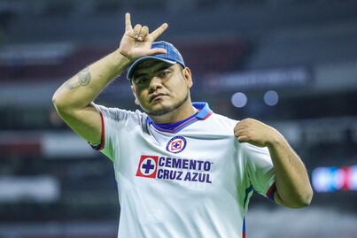 Aczino, el invitado de lujo de Cruz Azul ante Santos