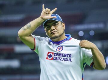 Aczino, el invitado de lujo de Cruz Azul ante Santos
