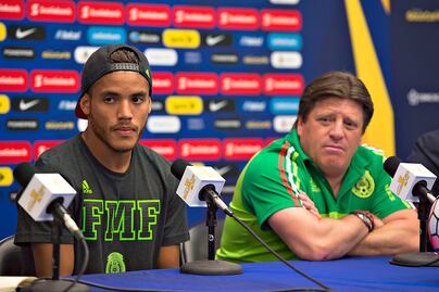 Jonathan Dos Santos quiere a Miguel Herrera en el Tricolor