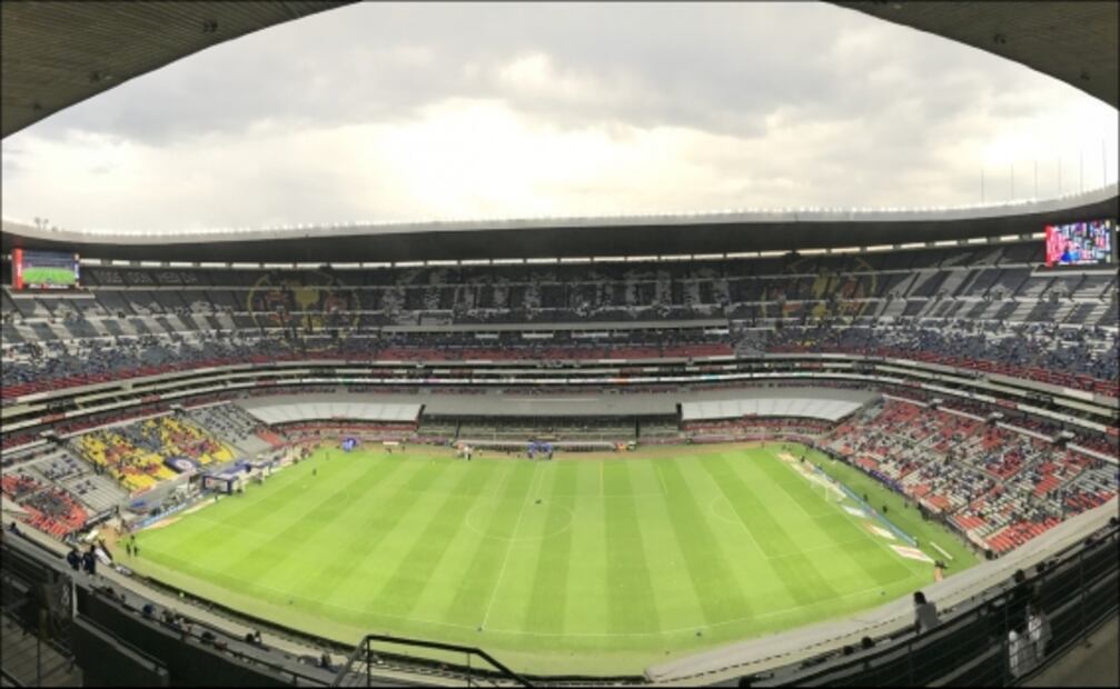 El impresionante recibimiento al Cruz Azul en el Estadio Azteca previo a la final