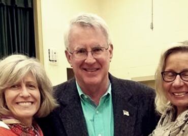 Funcionario de EU compara a migrantes con "mapaches rabiosos y malos"