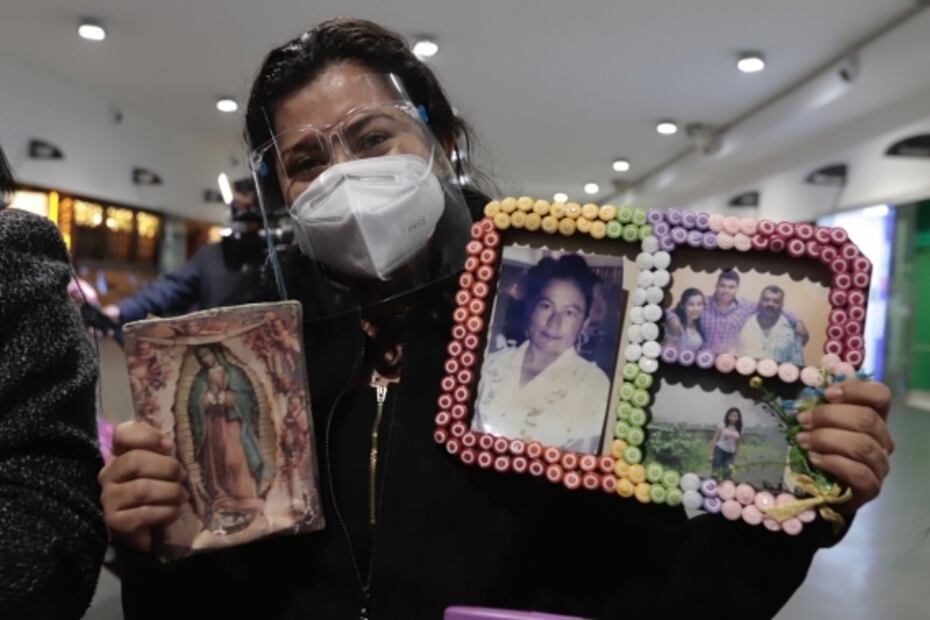 Enfermeras, doctoras y maestras en casa: Las mujeres en un año de pandemia