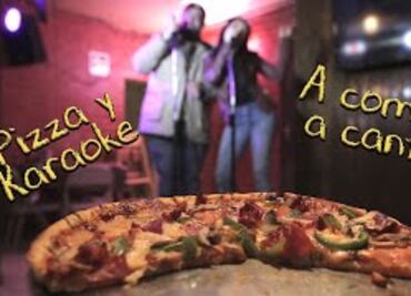 A comer pizza … ¡y a cantar!