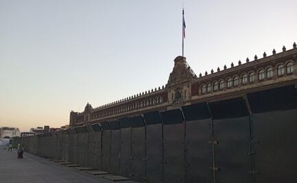 Palacio Nacional amanece blindado con vallas metálicas; amurallan perímetro previo a marcha del 8M