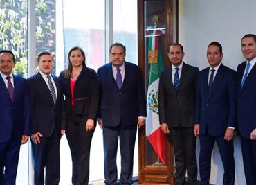 Cortés y Larios presentan equipo de campaña