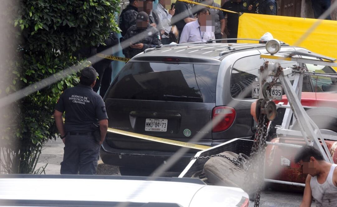 Elementos de la Agencia de Investigación Criminal (AIC) de la Procuraduría General de la República (PGR) localizaron la camioneta en la que viajaban los agresores de la senadora Ana Gabriela Guevara el viernes pasado (Foto: Especial)