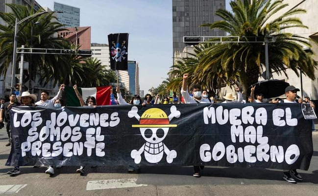 Con baja asistencia, Generación Z realiza marcha del silencio en CDMX; exigen cese de la violencia