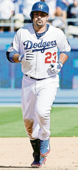 Adrián González no se hospedó en el hotel de Trump. (FOTO: RICHARD MACKSON. USA TODAY SPORTS)