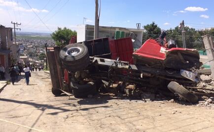 Camión de volteo arrolla a nueve personas en Edomex