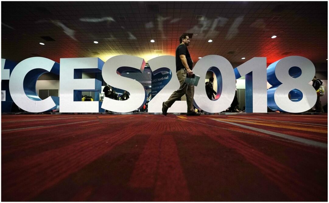 Conoce al tierno robot Aibo de Sony, el robot bartender Kuka, autos autónomos y eléctricos y muchas cosas más