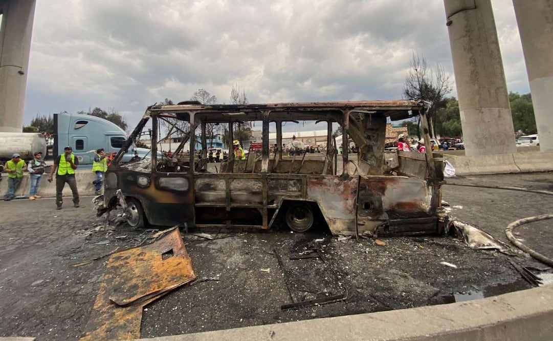 Explosión de pipa en Puente de la Concordia deja 28 autos calcinados. (10/09/2025) Foto: Juan Carlos Williams / EL UNIVERSAL